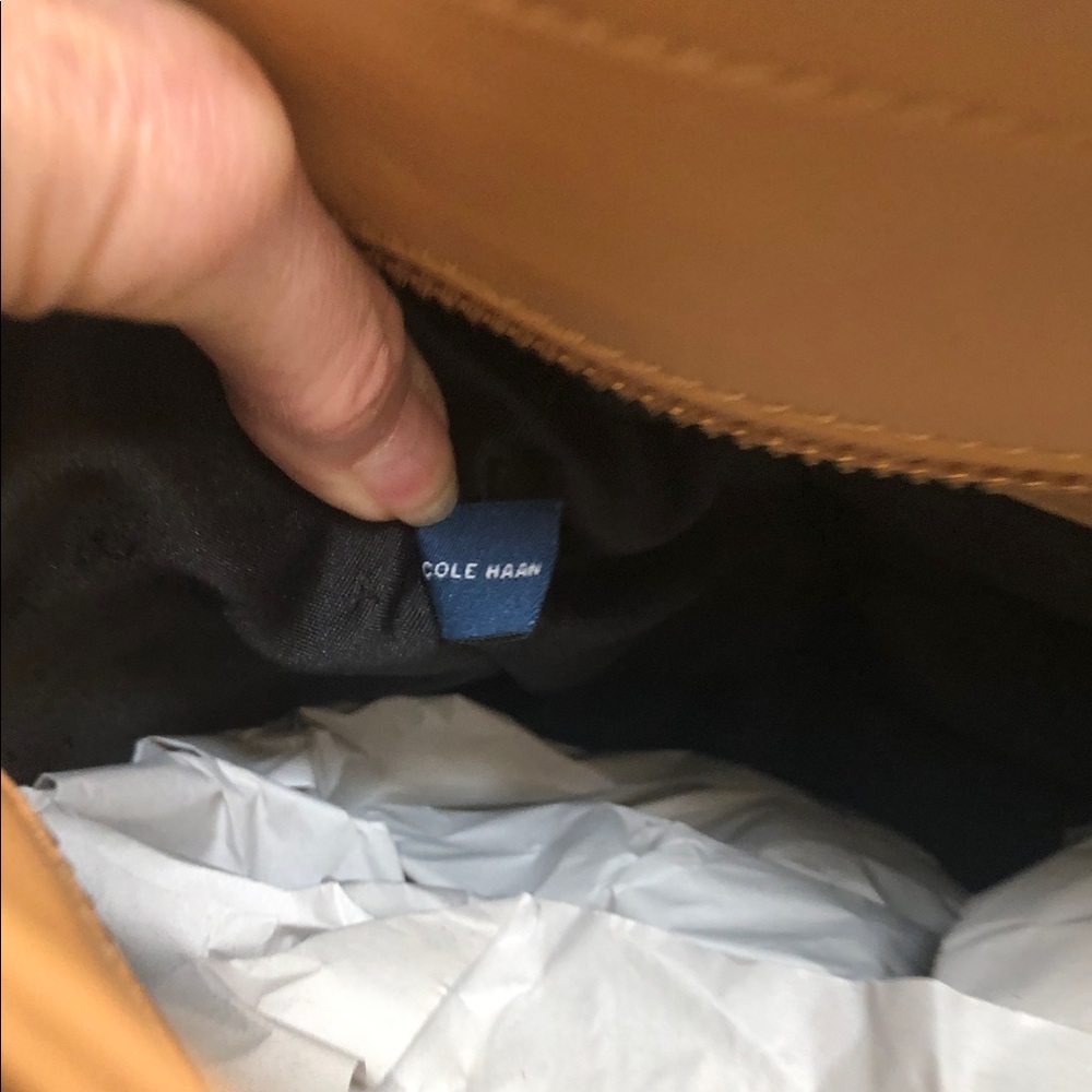 Beautiful Cole Haan quilted leather handbag - Picture 6 of 10